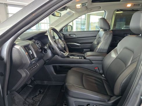 Used 2025 Nissan Pathfinder SL w/ SL Premium Package image 22