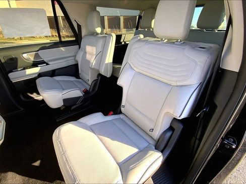 New 2026 Ford Expedition Max Platinum w/ Platinum Ultimate Package AWD/4WD image 10