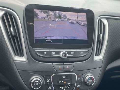 Used 2024 Chevrolet Malibu LS FWD image 17