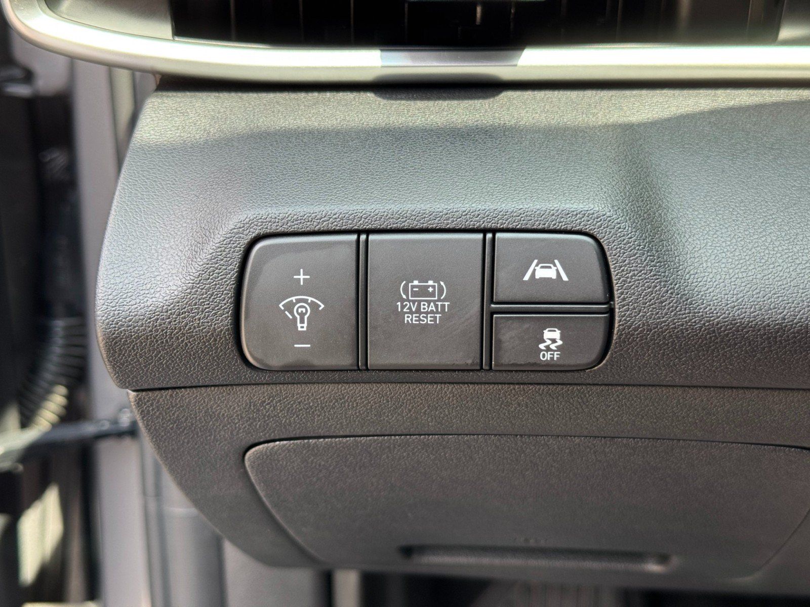 Used 2022 Hyundai Elantra Blue FWD image 16