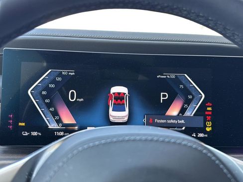 Certified 2024 BMW i7 xDrive60 w/ Executive Package AWD/4WD image 21