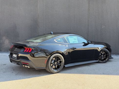 New 2026 Ford Mustang GT Premium w/ GT Performance Package RWD image 8