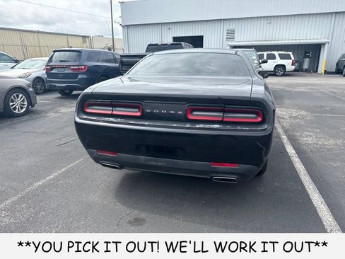 Used 2017 Dodge Challenger SXT RWD image 5