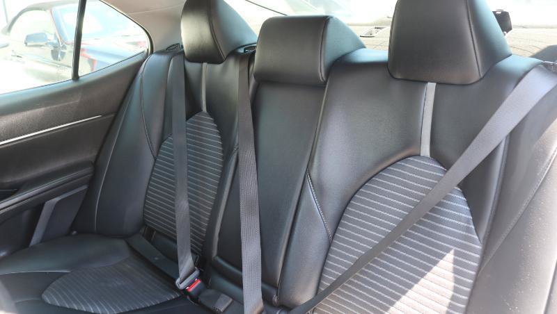 Used 2021 Toyota Camry SE FWD image 11