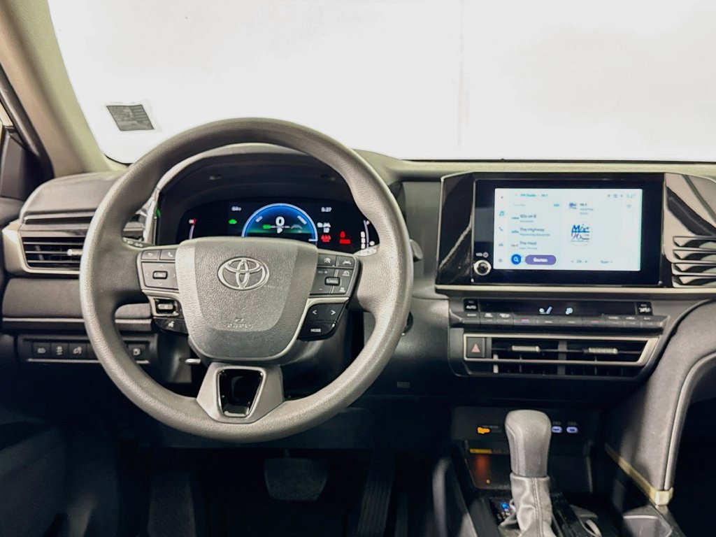 Used 2025 Toyota Camry LE FWD image 16