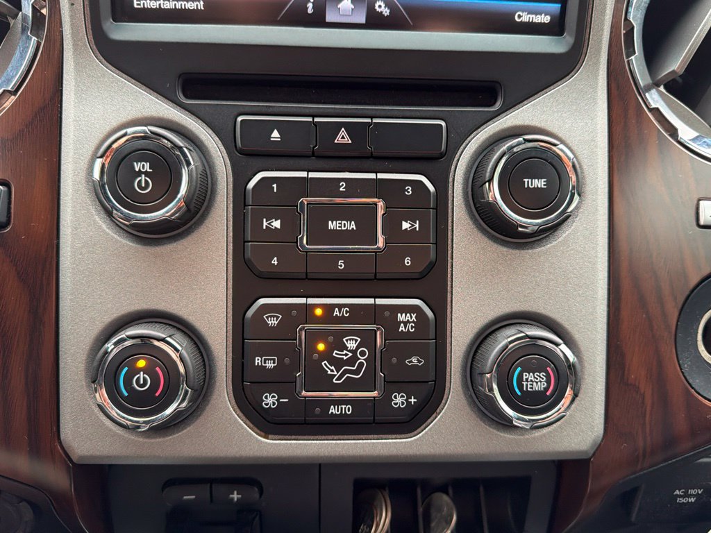 Used 2015 Ford F250 Lariat w/ Lariat Ultimate Package AWD/4WD image 36