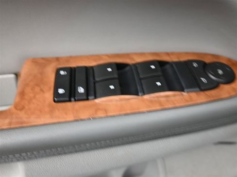 Used 2011 Buick Enclave CXL image 15