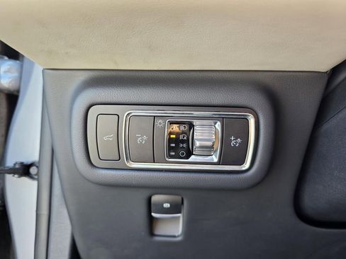 Used 2024 Lincoln Nautilus Reserve AWD/4WD image 14