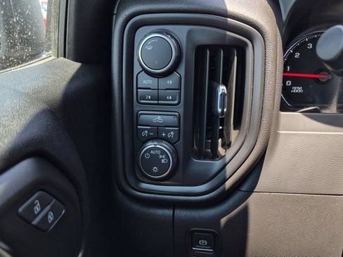 Used 2021 Chevrolet Silverado 1500 Custom Trail Boss AWD/4WD image 18