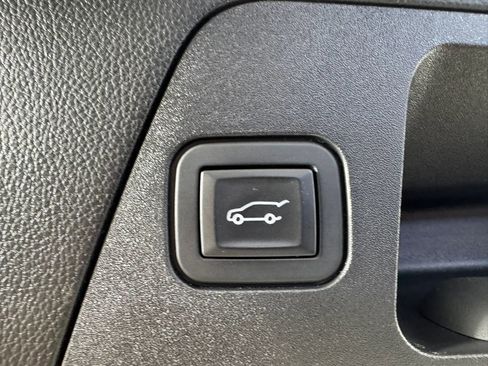 Used 2020 Buick Envision Essence FWD image 28