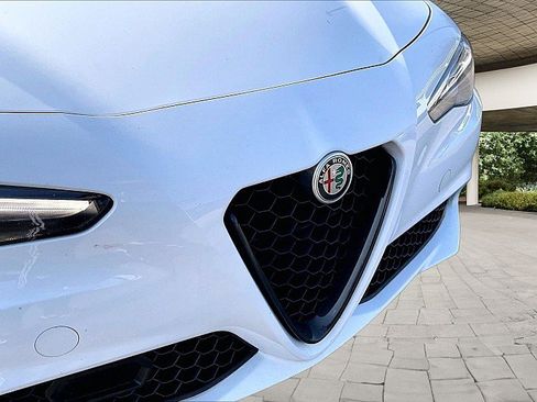 Used 2019 Alfa Romeo Giulia w/ Nero Edizione RWD image 23