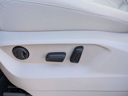 New 2026 Volkswagen Atlas SE image 15