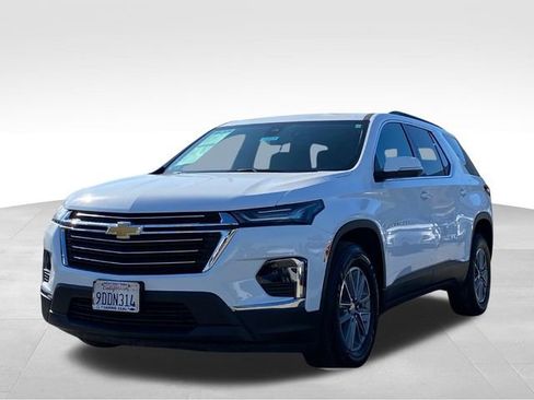 Certified 2023 Chevrolet Traverse LT image 1