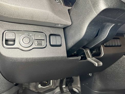 Used 2025 Mercedes-Benz Sprinter 2500 image 24