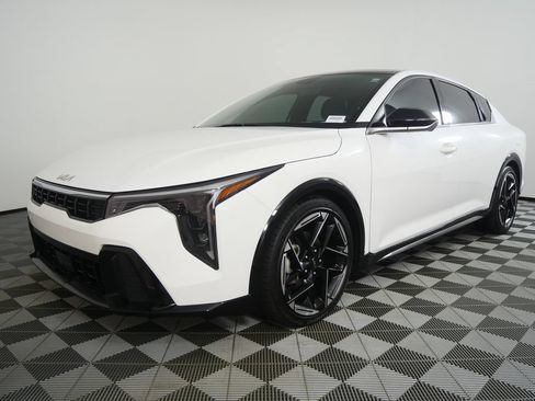Used 2025 Kia K4 GT-Line w/ GT-Line Premium Package FWD image 6