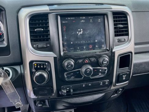Used 2018 RAM 1500 Big Horn RWD image 15