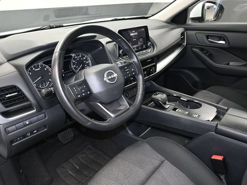 Used 2025 Nissan Rogue SV FWD image 20
