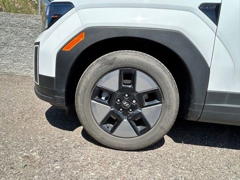 Used 2025 Hyundai Santa Fe SEL image 5