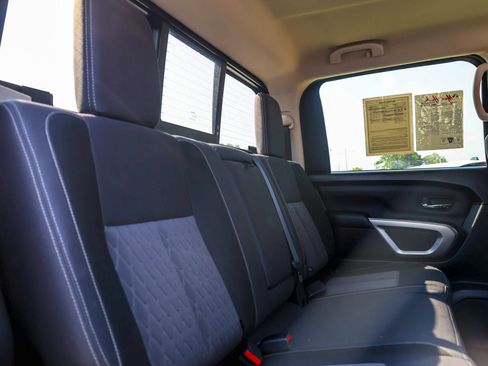Used 2021 Nissan Titan SV w/ SV Convenience Package AWD/4WD image 9