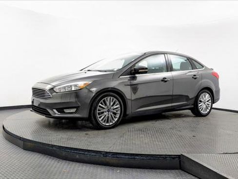 Used 2016 Ford Focus Titanium w/ Titanium Technology Package image 2