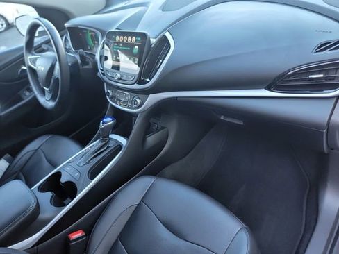 Used 2017 Chevrolet Volt LT w/ Comfort Package image 18