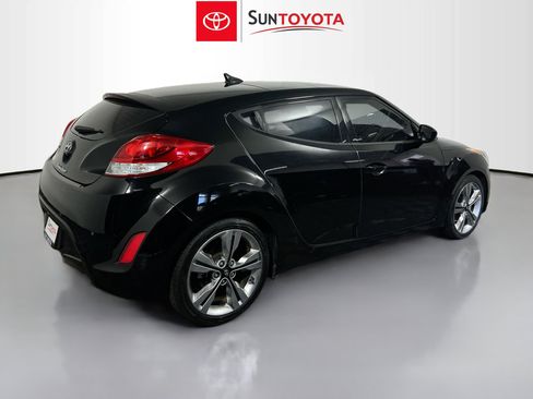 Used 2016 Hyundai Veloster w/ Option Group 03 image 4