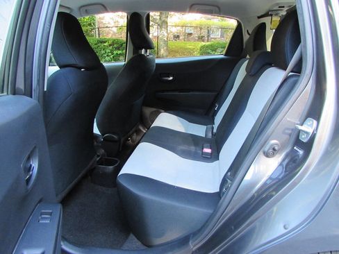 Used 2012 Toyota Yaris LE FWD image 26