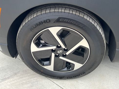 New 2026 Hyundai Ioniq 9 SE image 9