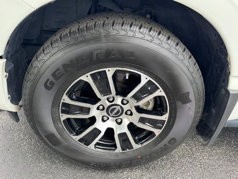 Used 2023 Nissan Titan SV w/ SV Utility Package image 7