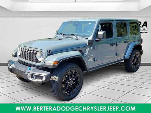 Used 2024 Jeep Wrangler Unlimited Sahara AWD/4WD image 3