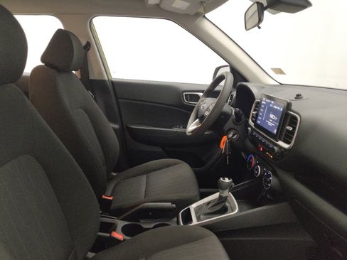 Used 2021 Hyundai Venue SE FWD image 21