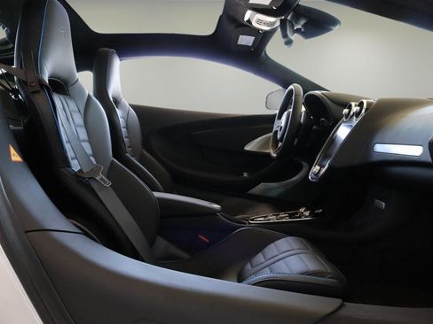 New 2025 McLaren GTS RWD image 14