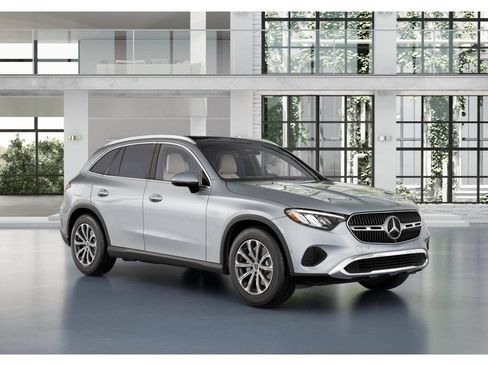 Certified 2025 Mercedes-Benz GLC 300 4MATIC image 11