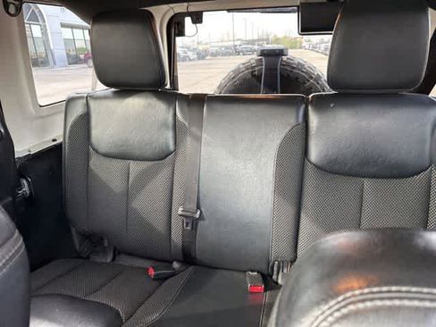 Used 2016 Jeep Wrangler Unlimited Sahara AWD/4WD image 8