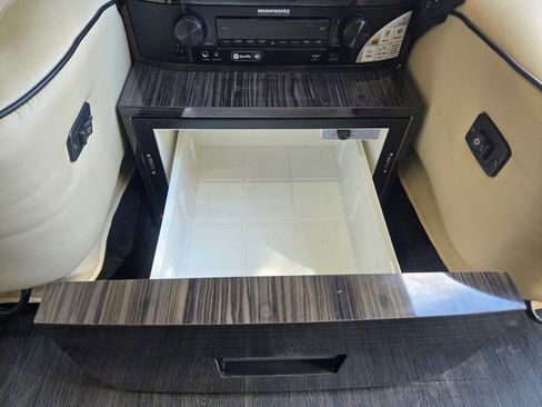 Used 2016 Mercedes-Benz Sprinter 2500 image 17