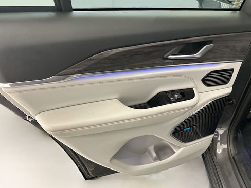 Used 2022 Jeep Grand Cherokee Overland image 28