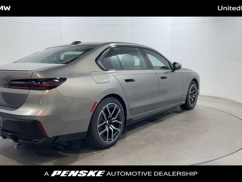 New 2026 BMW 740i image 8