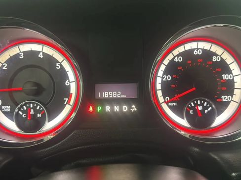 Used 2019 Dodge Grand Caravan SXT FWD image 10
