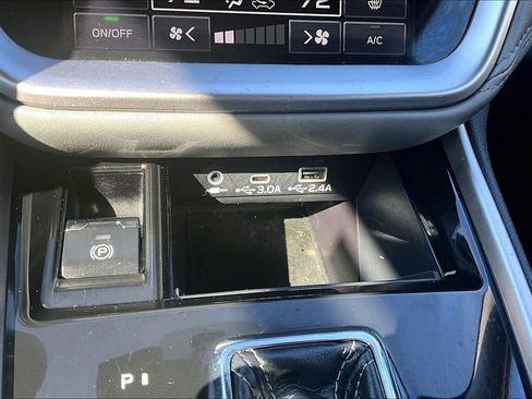 Used 2024 Subaru Outback Limited AWD/4WD image 17
