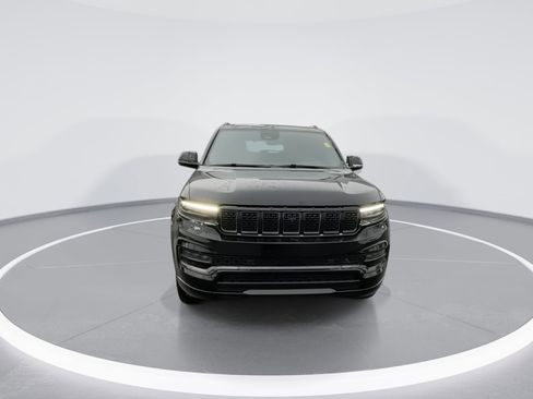 Used 2025 Jeep Grand Wagoneer Series III w/ Rear Seat Video Group 1 image 3