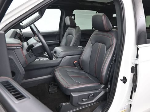 Used 2023 Ford Expedition Limited AWD/4WD image 19