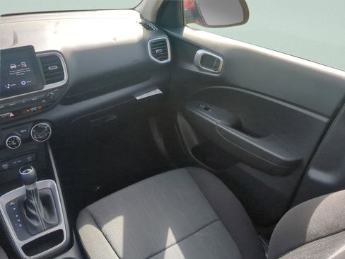 New 2026 Hyundai Venue SE FWD image 17