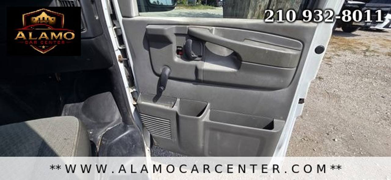 Used 2009 Chevrolet Express 1500 RWD image 17