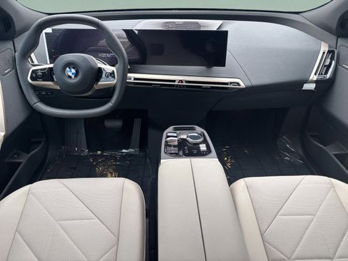 Used 2026 BMW iX xDrive45 image 8