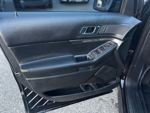Used 2016 Ford Explorer 4WD Police Interceptor image 11