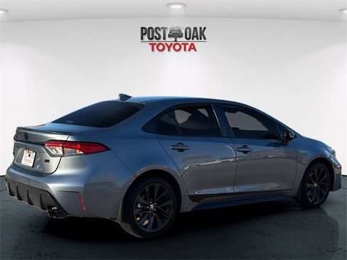 Used 2024 Toyota Corolla SE image 7