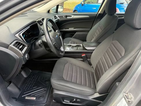 Used 2020 Ford Fusion SE image 14