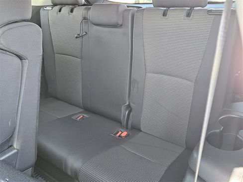Certified 2023 Toyota Highlander L image 9