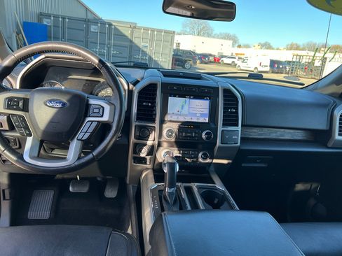 Used 2019 Ford F150 Lariat w/ Equipment Group 502A Luxury image 8