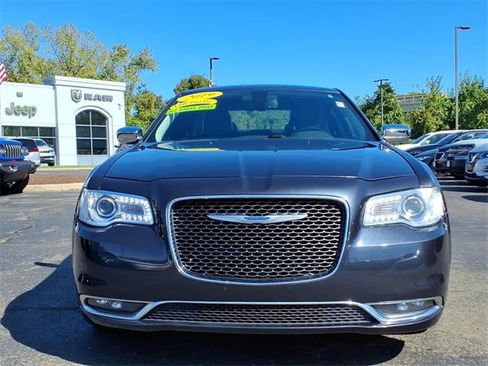 Certified 2019 Chrysler 300 Limited image 8